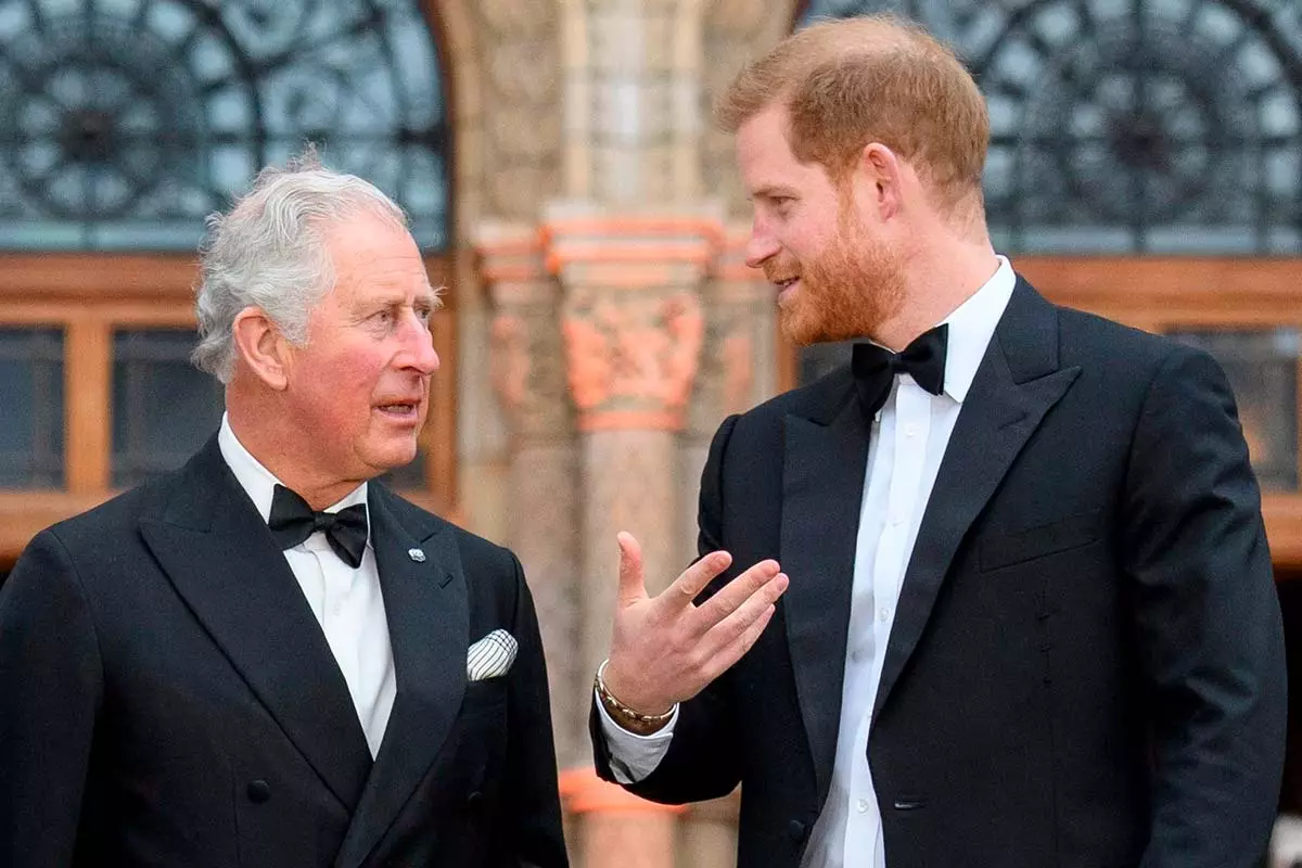 Principe Harry quiere reencontrarse con su padre y su hermano