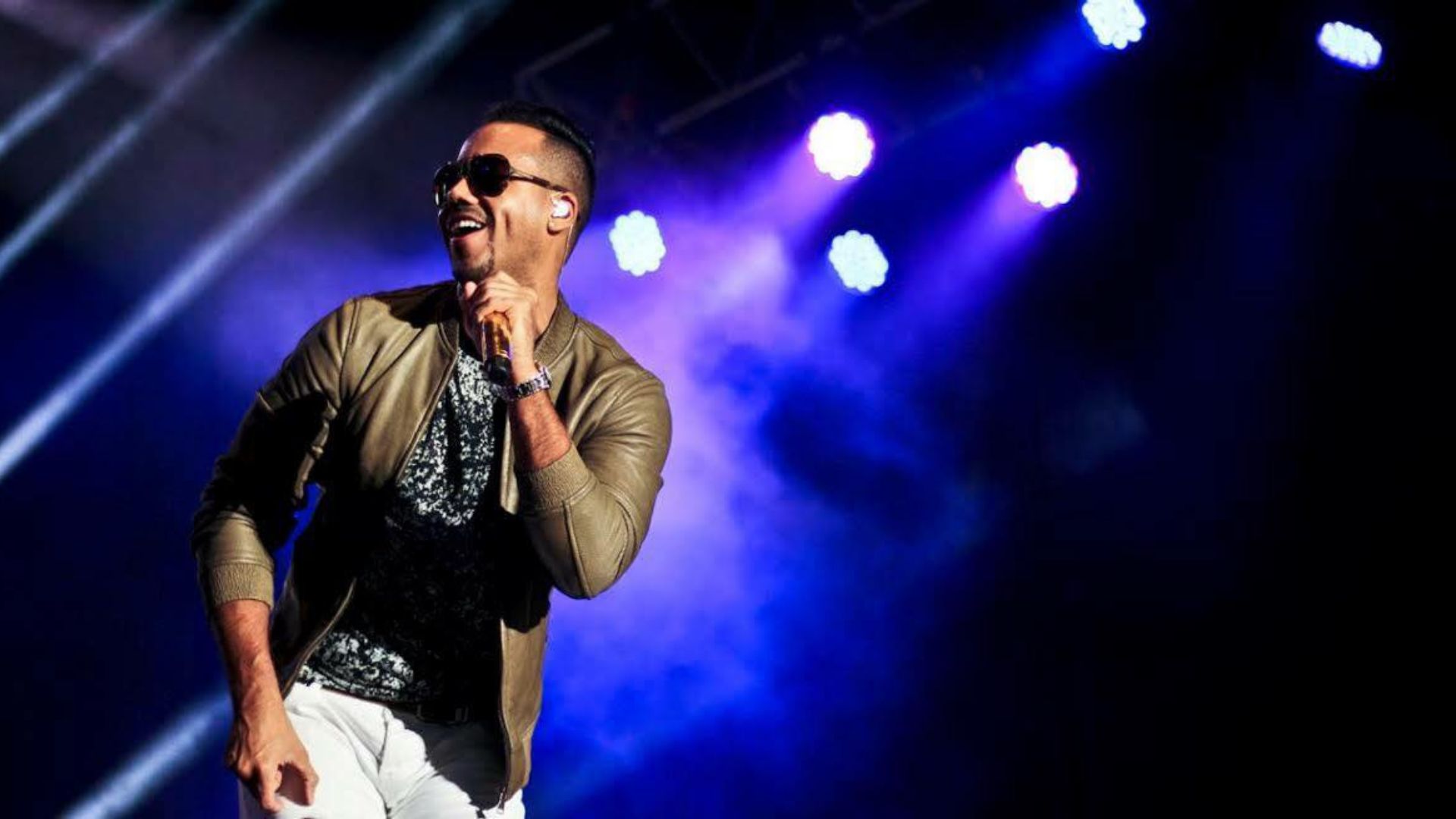 Personas se aglomeran desde temprano para ver a Romeo en Perú