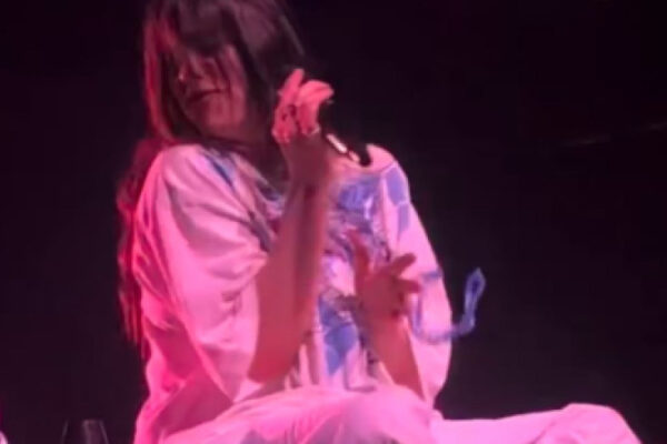 Arrojan un objeto en la cara a Billie Eilish en pleno concierto