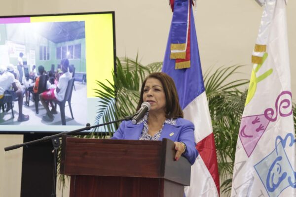 Estrategia del CONANI en educación sexual comunitaria impacta cientos de familias durante pilotaje