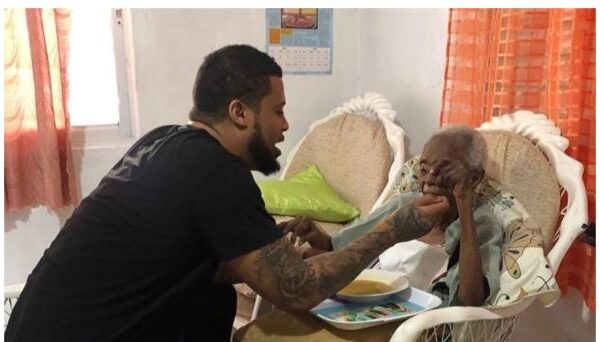 Lápiz Conciente revela por qué no fue al velorio de su abuela Palín