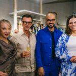 Diseñadora autodidacta y emprendedora visionaria, Melina Cortes-Nmili es la fundadora y fuerza creativa detrás de Lalla Bee, una marca de moda de alta gama especializada en indumentaria profesional moderna, única y exclusiva.