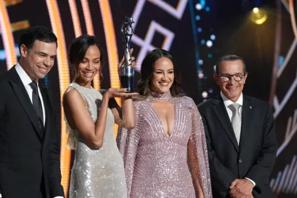 Zoé Saldaña: «Mi corazón es y siempre será dominicano»