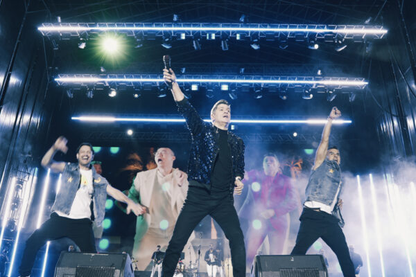 Eddy Herrera sigue imparable y brilla en el Cook Music Fest de Tenerife