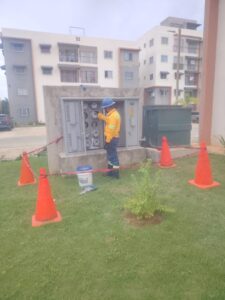 Edeeste detecta conexiones ilegales en Ciudad Juan Bosch