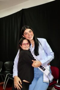 En un acto profundamente conmovedor y cargado de sensibilidad social, Ana Marina Maspons, representante del municipio Santo Domingo de Guzmán en el certamen Miss República
