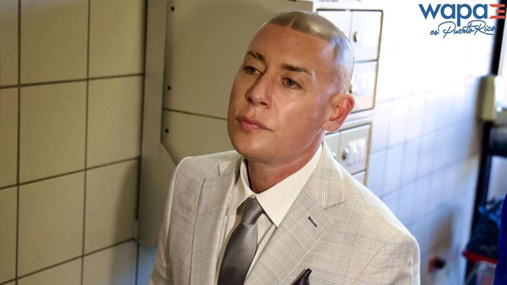 Amordazan a Cosculluela y a otros dos empleados para robar en su casa