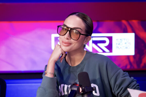 Gabi Desangles habla de su nuevo novio y dice sentirse plena Como una forma de evitar futuros rumores, la comunicadora Gabi Desangles confesó este jueves en el programa Esto No es Radio que actualmente se encuentra conociendo a alguien