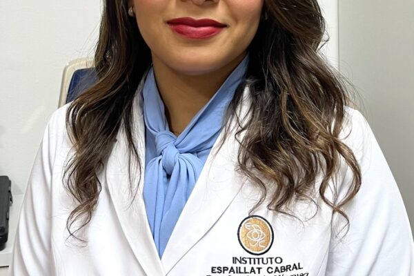 Doctora alerta sobre el impacto de las pantallas en la visión de nuestros hijos Uno de cada cuatro niños y adolescentes que acude a una revisión oftalmológica de rutina presenta algún tipo de alteración visual, advirtió la Dra. Stephanie Vásquez