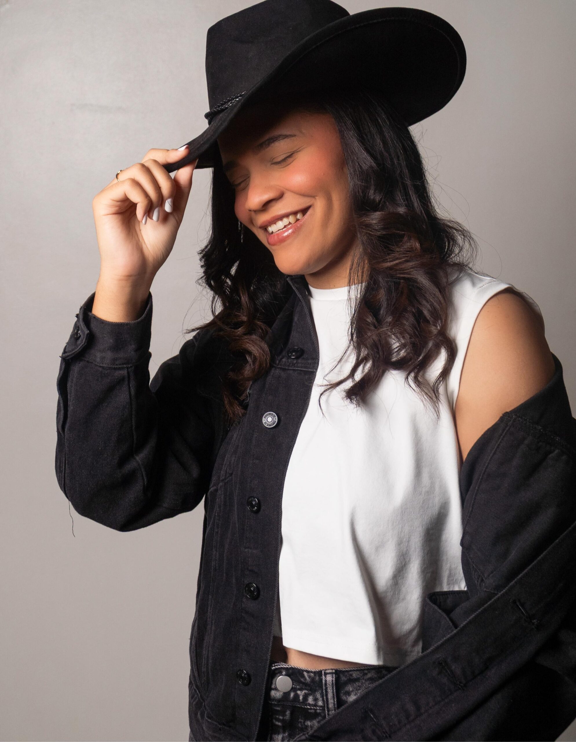 Caroll Díaz lanza su EP debut, "Tocó Olvidarte"