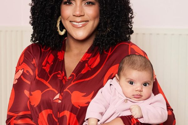 Francisca presenta públicamente a su hija Raffaella