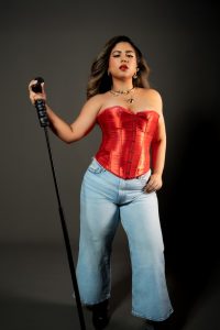 Layza Moory estrena “Se acabó el abuso”