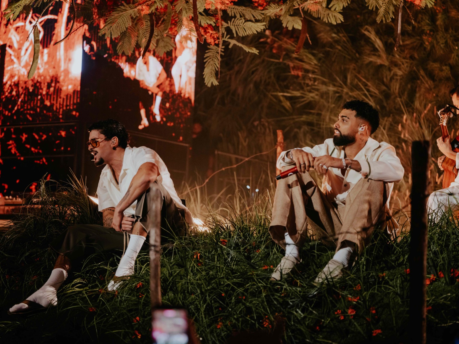 Jay Wheeler sorprende como invitado especial en la residencia de Bad Bunny en PR