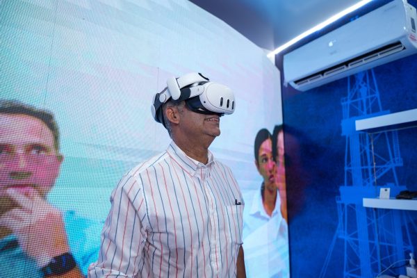 CNE lleva experiencias inmersivas y educativas sobre energía renovable a la Feria del Libro 2025
