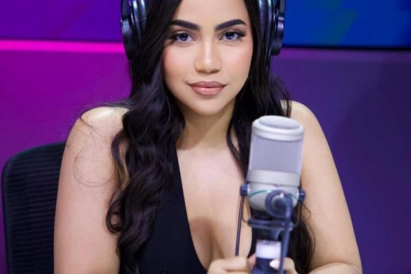Yarlenys Vargas será la nueva integrante de La UCA, revela Brea Frank arlenys Vargas formó parte de la plataforma Alofoke Media Group durante varios meses, tras su salida empezó a asistir al programa de televisión Más Roberto.