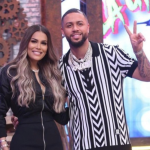 Dj Adoni vuelve a "marear" para no responder al beso viral con Caroline Aquino