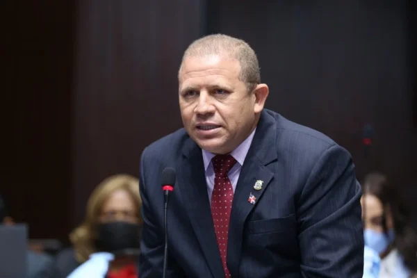 Diputado Rafael Castillo cree Ley de Seguridad Social colapsó y es inminente aprobar una modificación