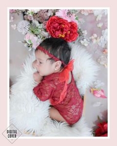 La Materialista prensenta por primera vez a su hija Emery