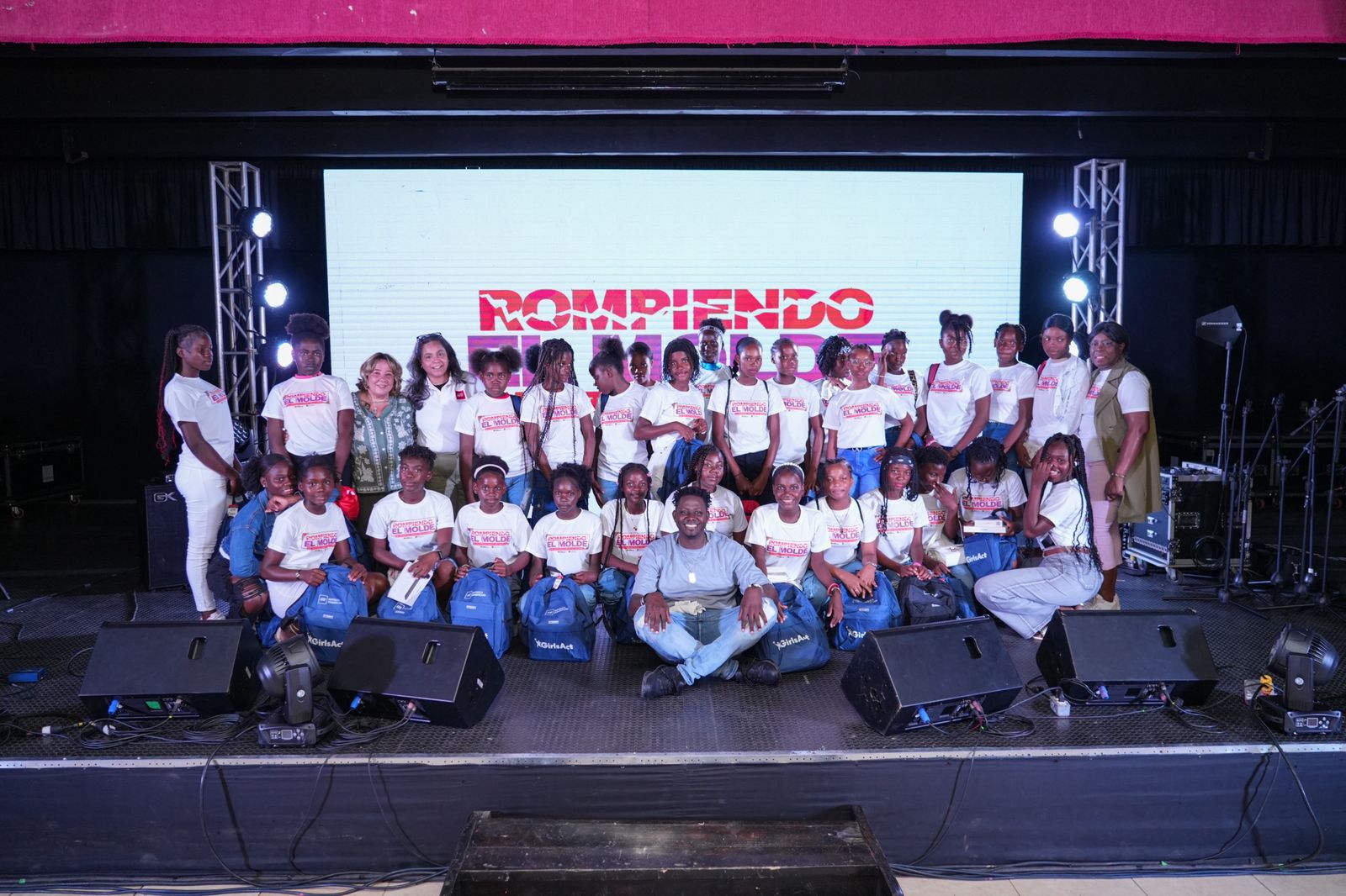 AHF RD llama a crear entornos seguros en el Día Internacional de la Niña