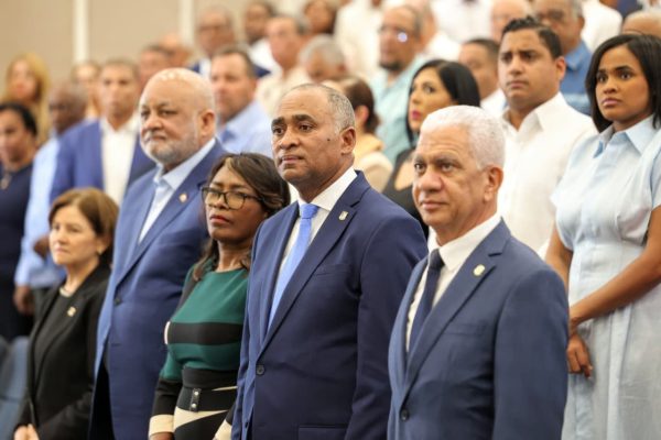 Julito Fulcar rinde cuentas ante multitudinario acto en Baní y presenta el Plan Estratégico de Desarrollo Sostenible de Peravia