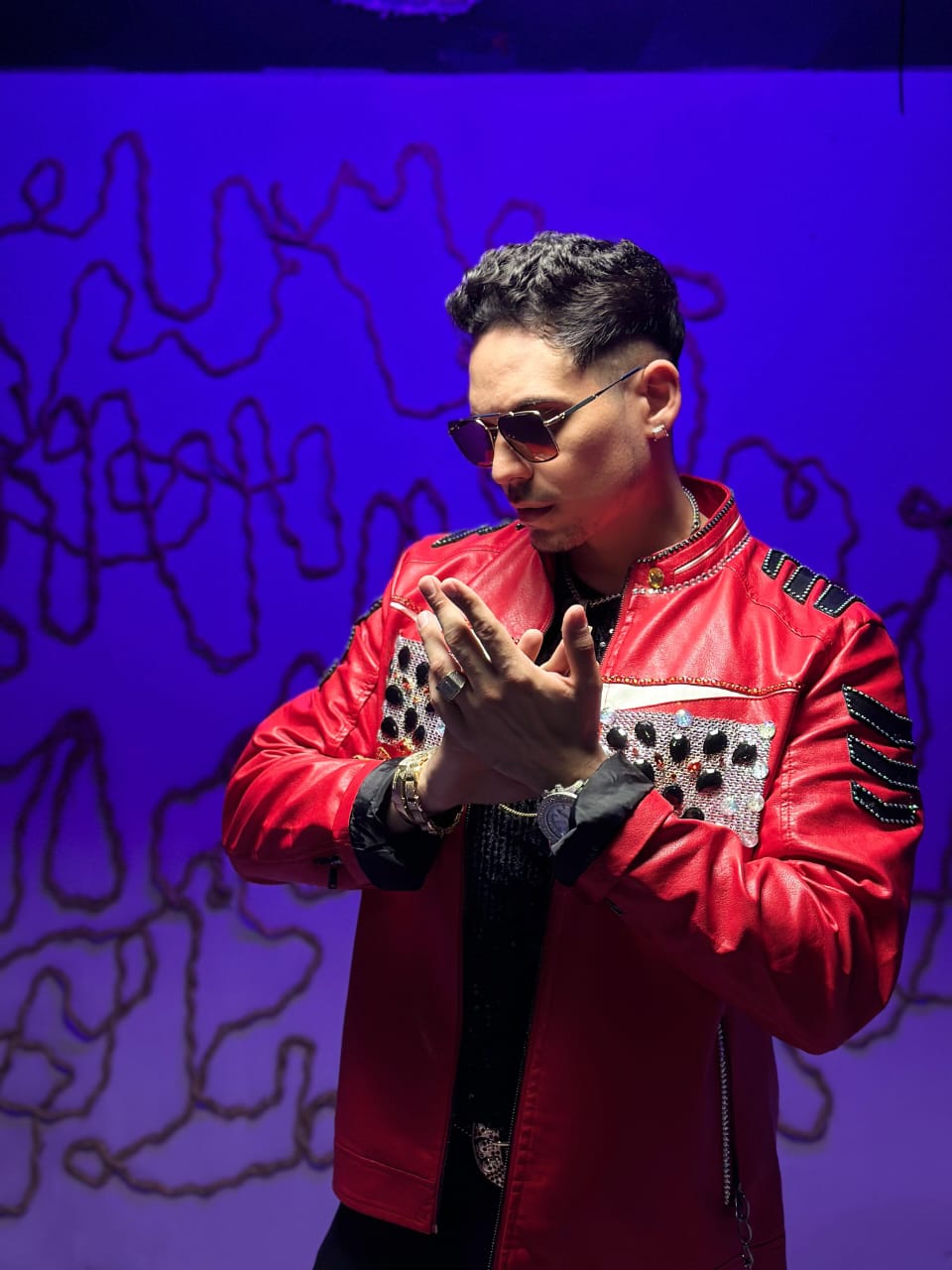 Ángelo Perrone, el artista dominicano que ha conquistado los corazones de Latinoamérica