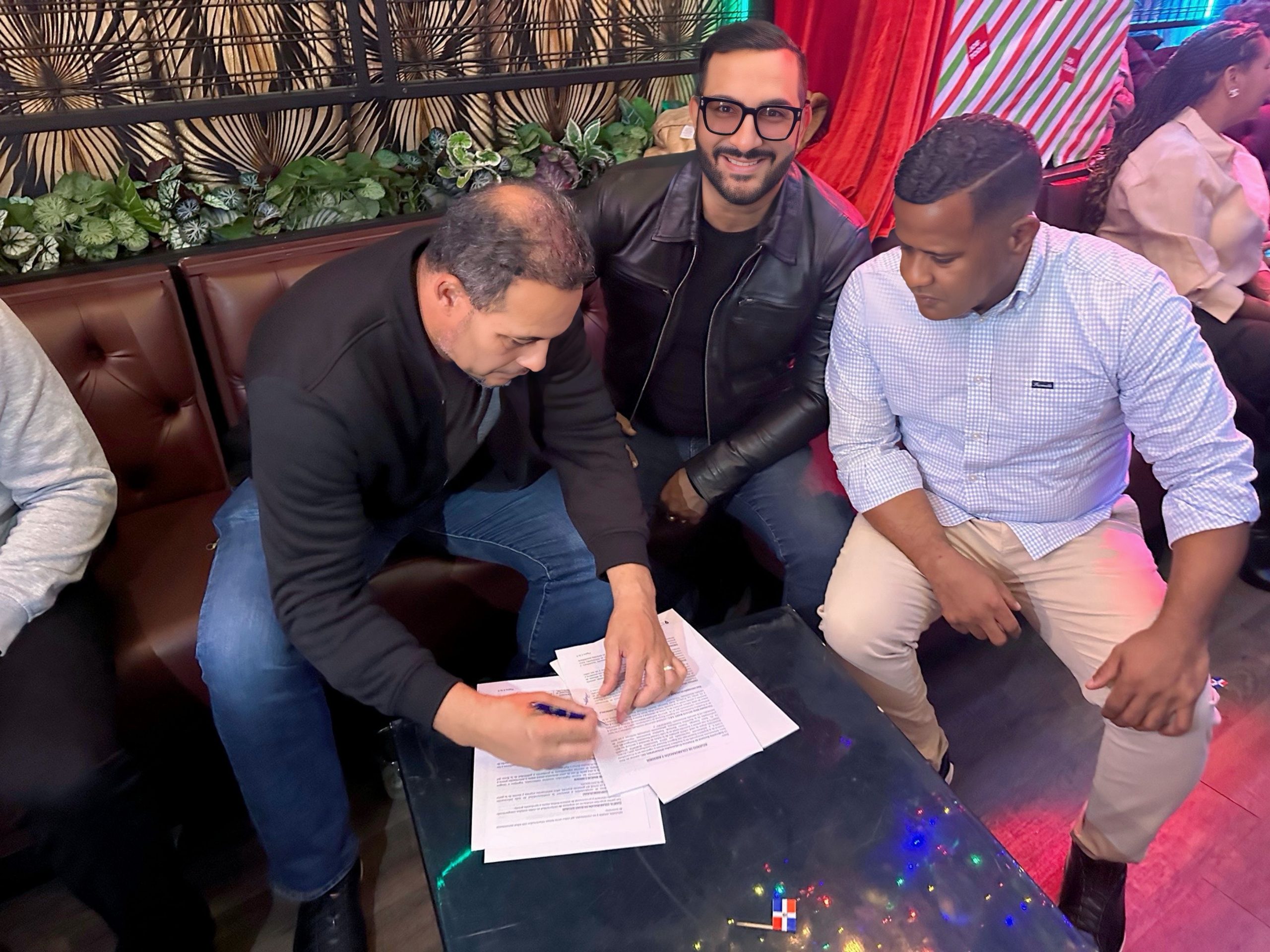 Tu Casa RD firma alianza con la Asociación de Peloteros Profesionales de RD