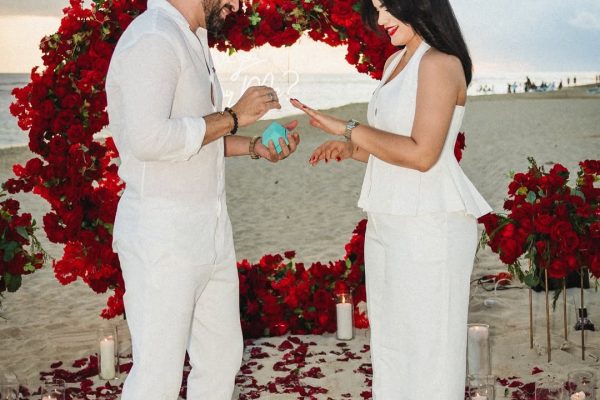 Comunicadora Dannelis Veras se compromete en matrimonio
