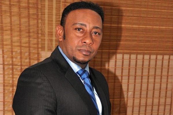 Anthony Santos reconoce ser padre de niño de un año