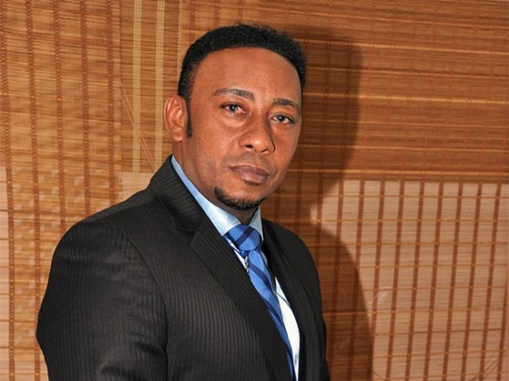 Anthony Santos reconoce ser padre de niño de un año