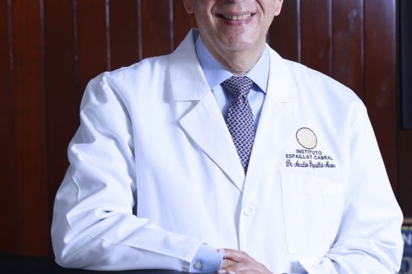 Instituto Espaillat Cabral, pionero en corregir la presbicia con PRESBYOND