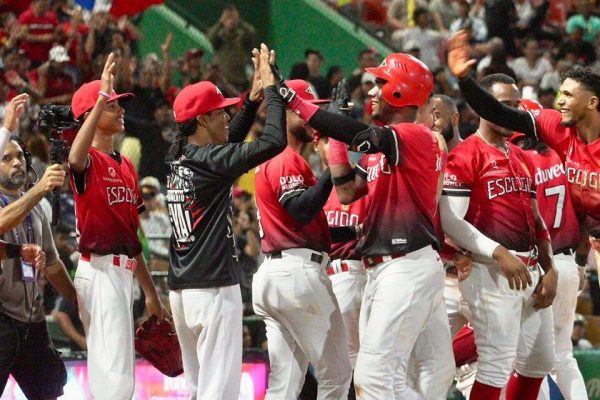Los Leones del Escogido se coronan campeones del béisbol invernal