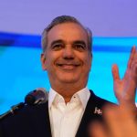 Presidente Abinader felicita a los Leones del Escogido por su victoria 18