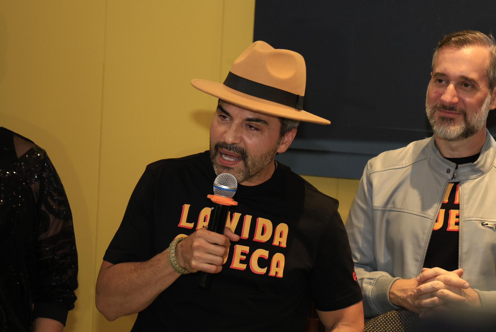Manny Pérez se estrenará en la comedia con “La Vida Chueca”