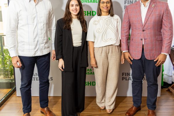 Banco BHD realiza taller de finanzas digitales para adultos mayores