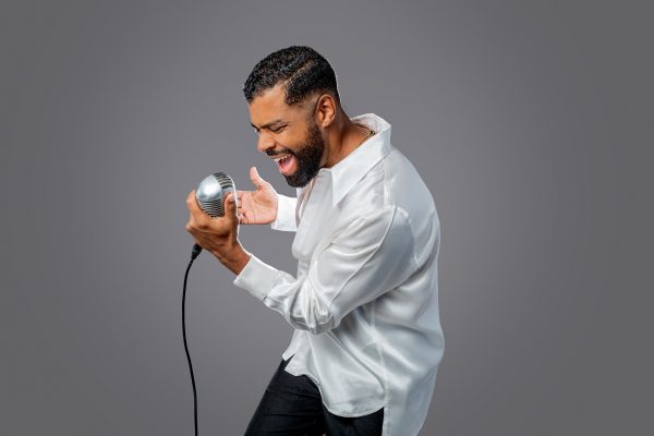 Cristian Allexis honra a las féminas con la canción “Esa Mujer”