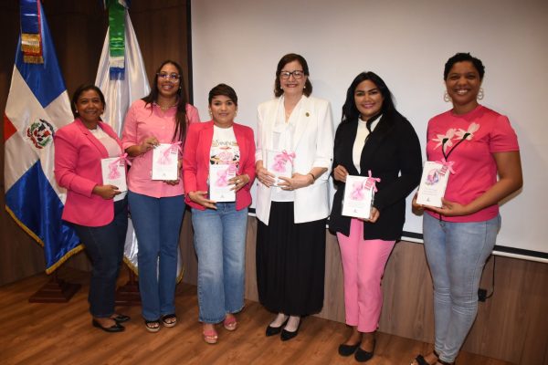CNSS conmemora el Día Internacional de la Mujer reconociendo colaboradoras