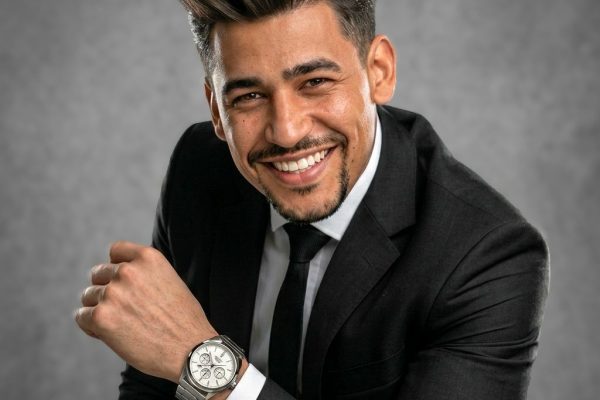 El Poeta Callejero anuncia concierto "Demasiada Personalidad" con orquesta en vivo