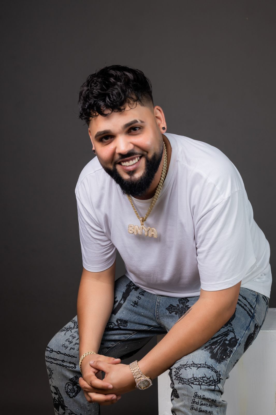 BNYA resalta sus raíces dominicanas al lanzar en merengue su exitoso tema “Positivo”