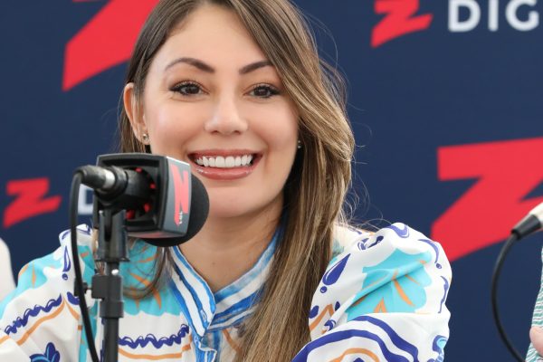 Iluminada Muñoz celebra 5 años en La Z 101