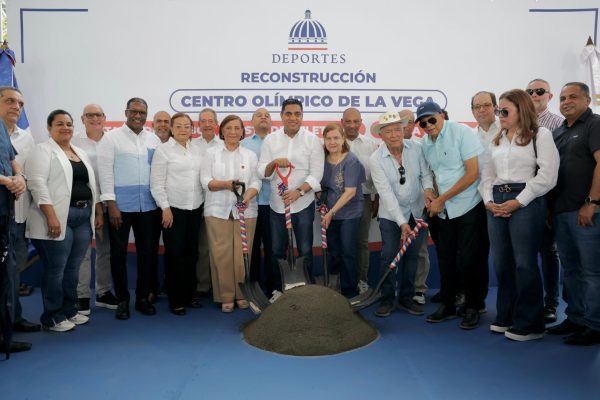 Ministro Kelvin Cruz inicia reconstrucción del Centro Olímpico de La Vega