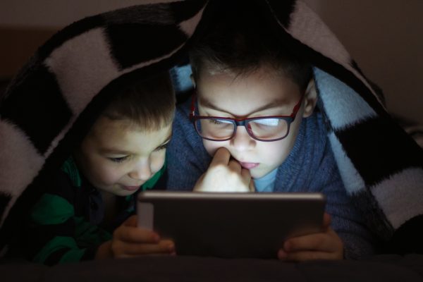 Miopía infantil, el desafío de la era digital