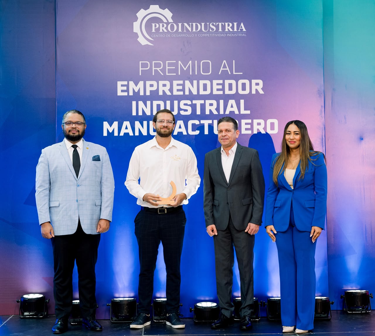 Proindustria reconoce a Pedro Ramón López Oliver por su trayectoria