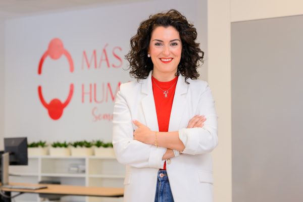 Empresaria Rita Monreal, premiada en España por su gestión humana y apoyo al talento migrante