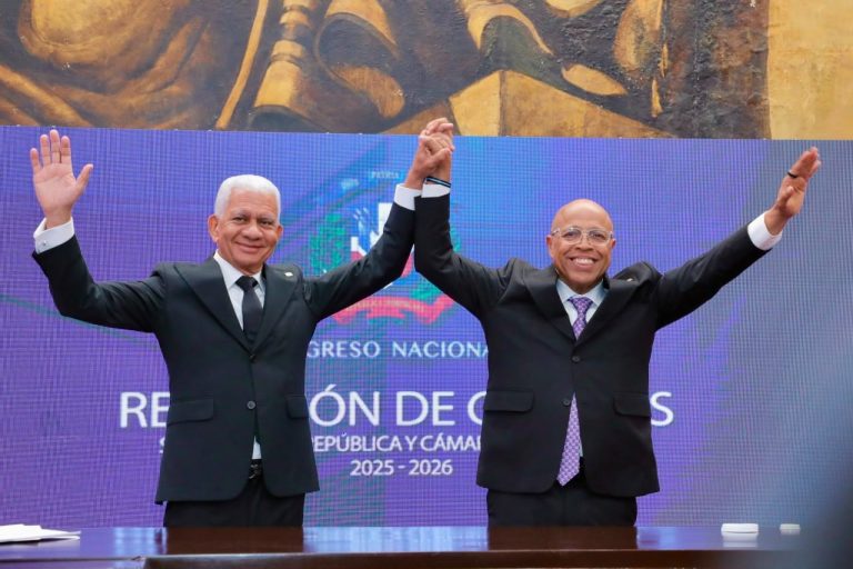 Alfredo Pacheco presenta informe de gestión del año 2025-2026