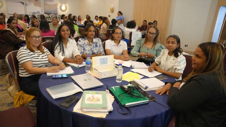 Ministerio de Educación jornada nacional de capacitación para más de 90,000 docentes de cara al inicio del año escolar 2026-2027   