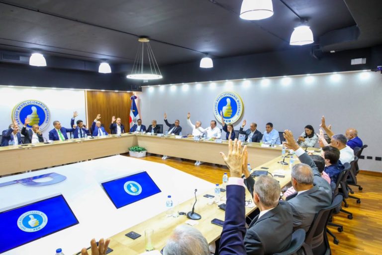 Dirección Ejecutiva del PRM ratifica a Ricardo de los Santos y Alfredo Pacheco para presidir el Congreso Nacional