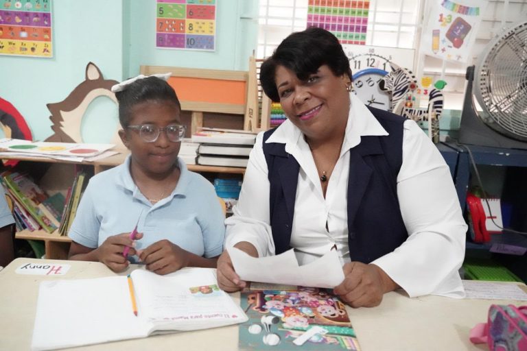 Ministerio de Educación asegura cobertura total de docentes para el año escolar 2026-2027