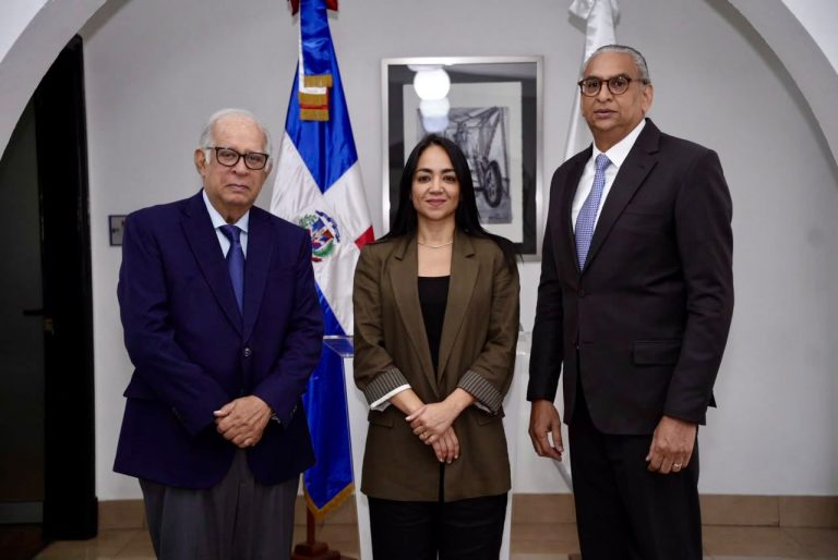 Faride Raful juramenta a José Benedicto Hernández como director del Instituto Nacional de Migración