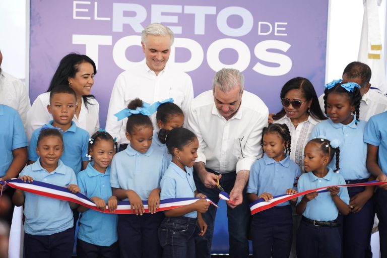 Presidente Luis Abinader llama a toda la comunidad educativa a respaldar inicio del año escolar