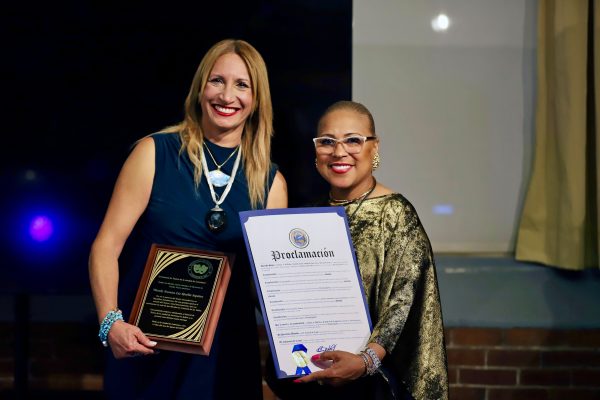 Wendy Queliz recibe cinco reconocimientos en Estados Unidos